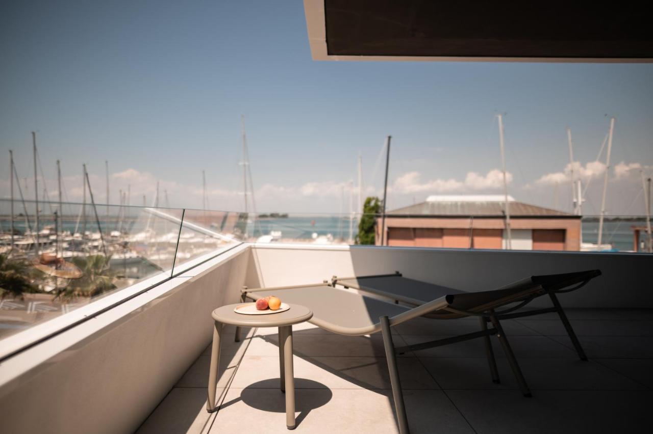 Laguna Faro Suites - Adults Only Grado Esterno foto